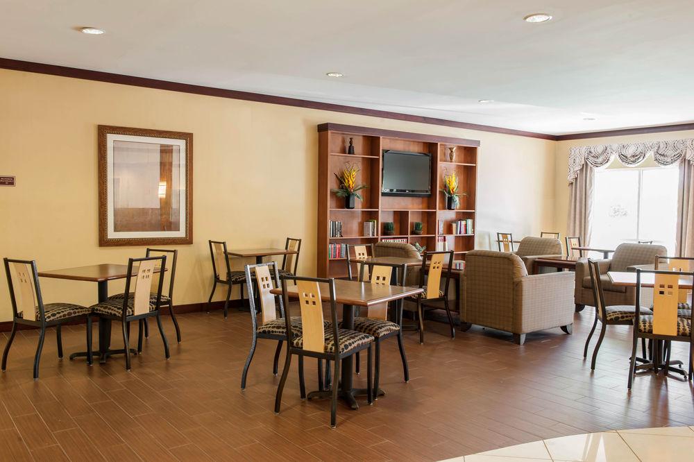 Comfort Suites Southport Екстер'єр фото
