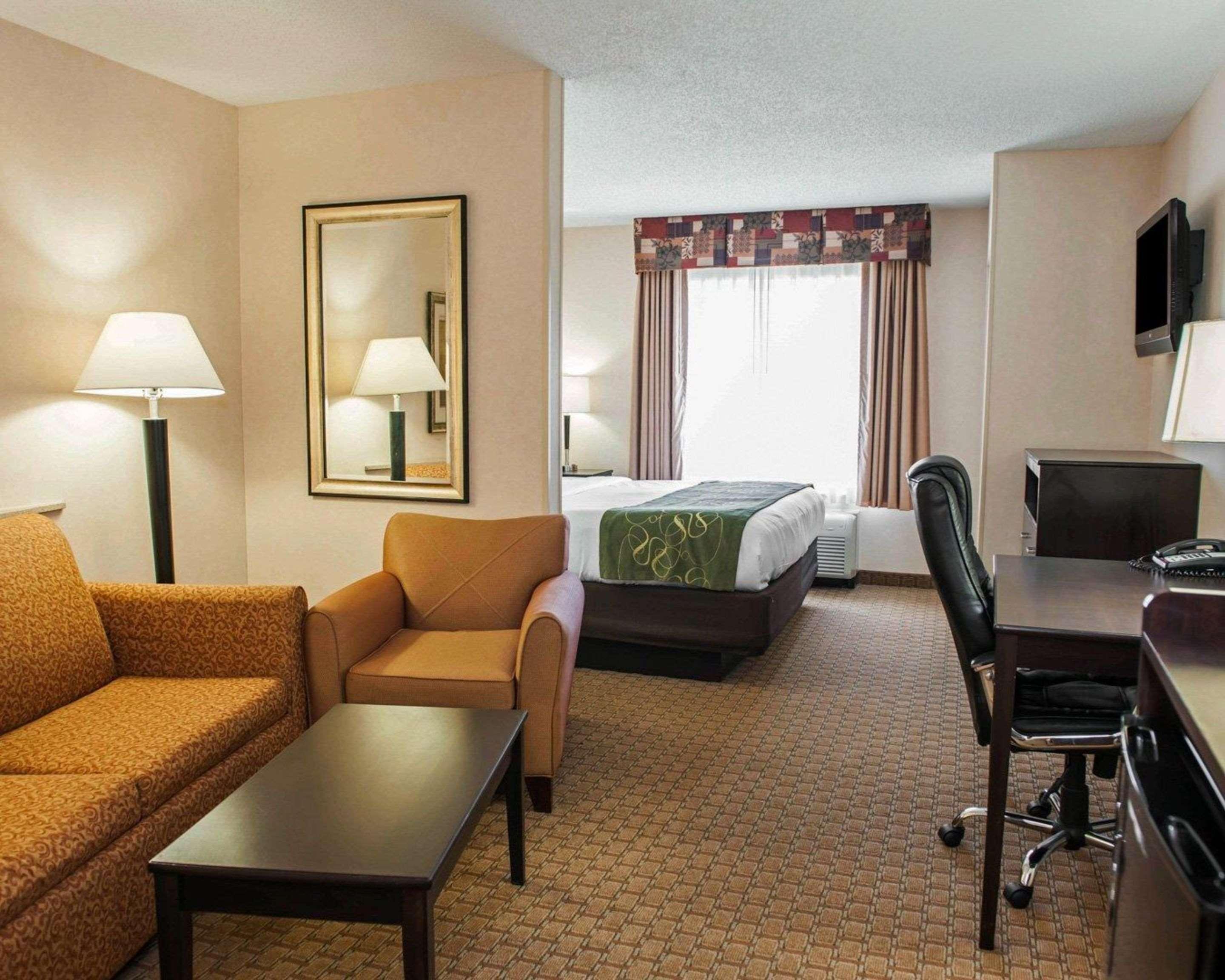 Comfort Suites Southport Екстер'єр фото