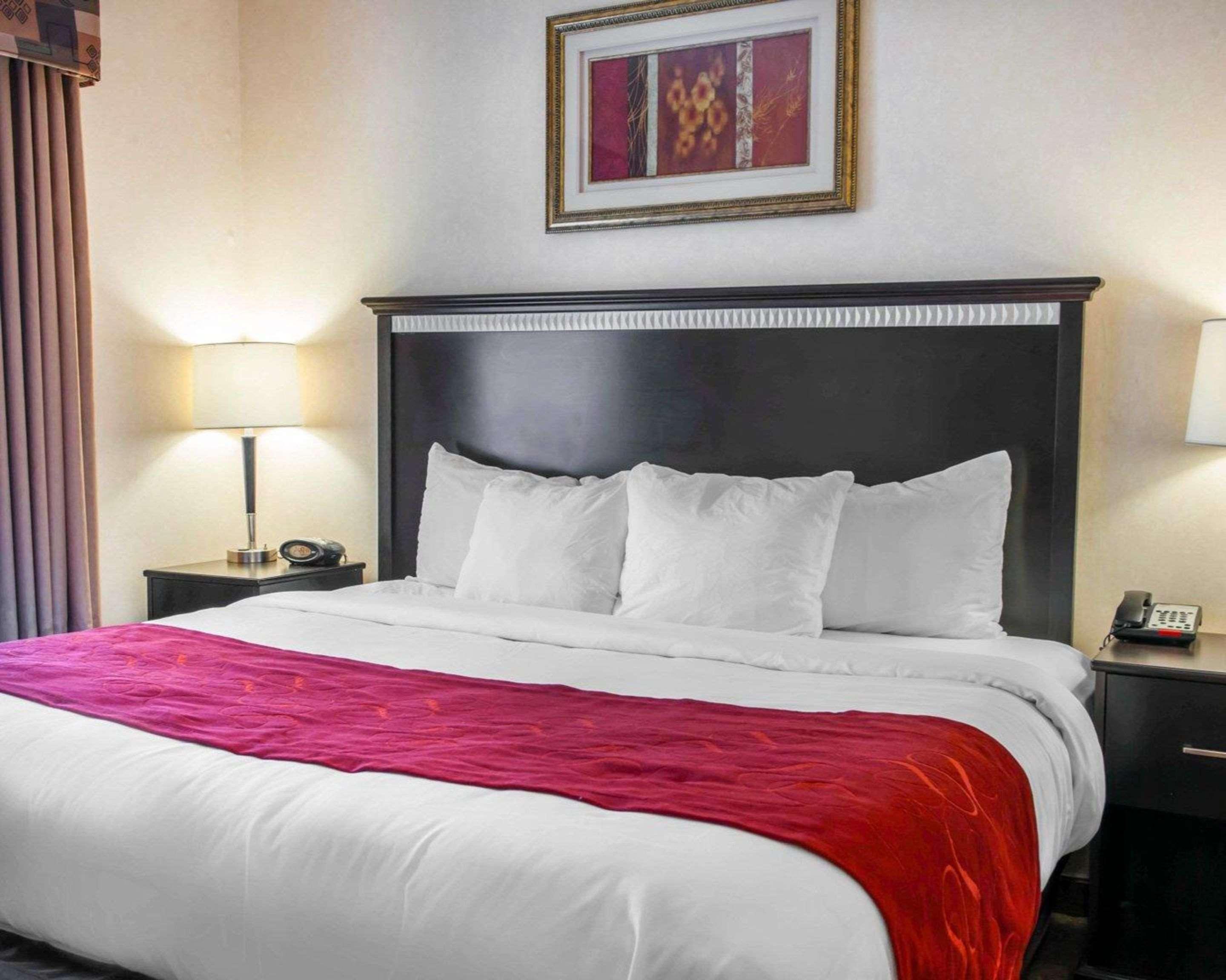 Comfort Suites Southport Екстер'єр фото