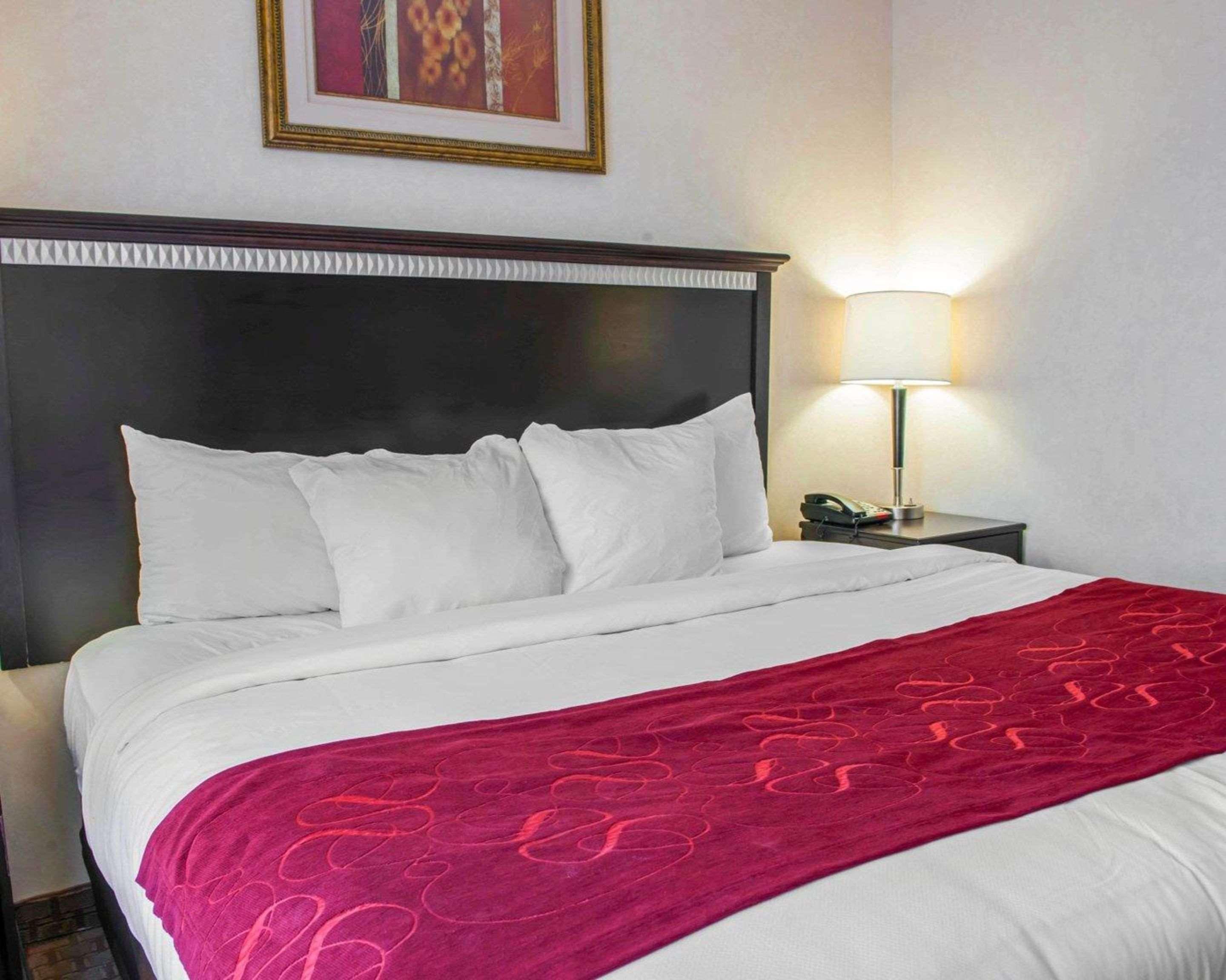 Comfort Suites Southport Екстер'єр фото
