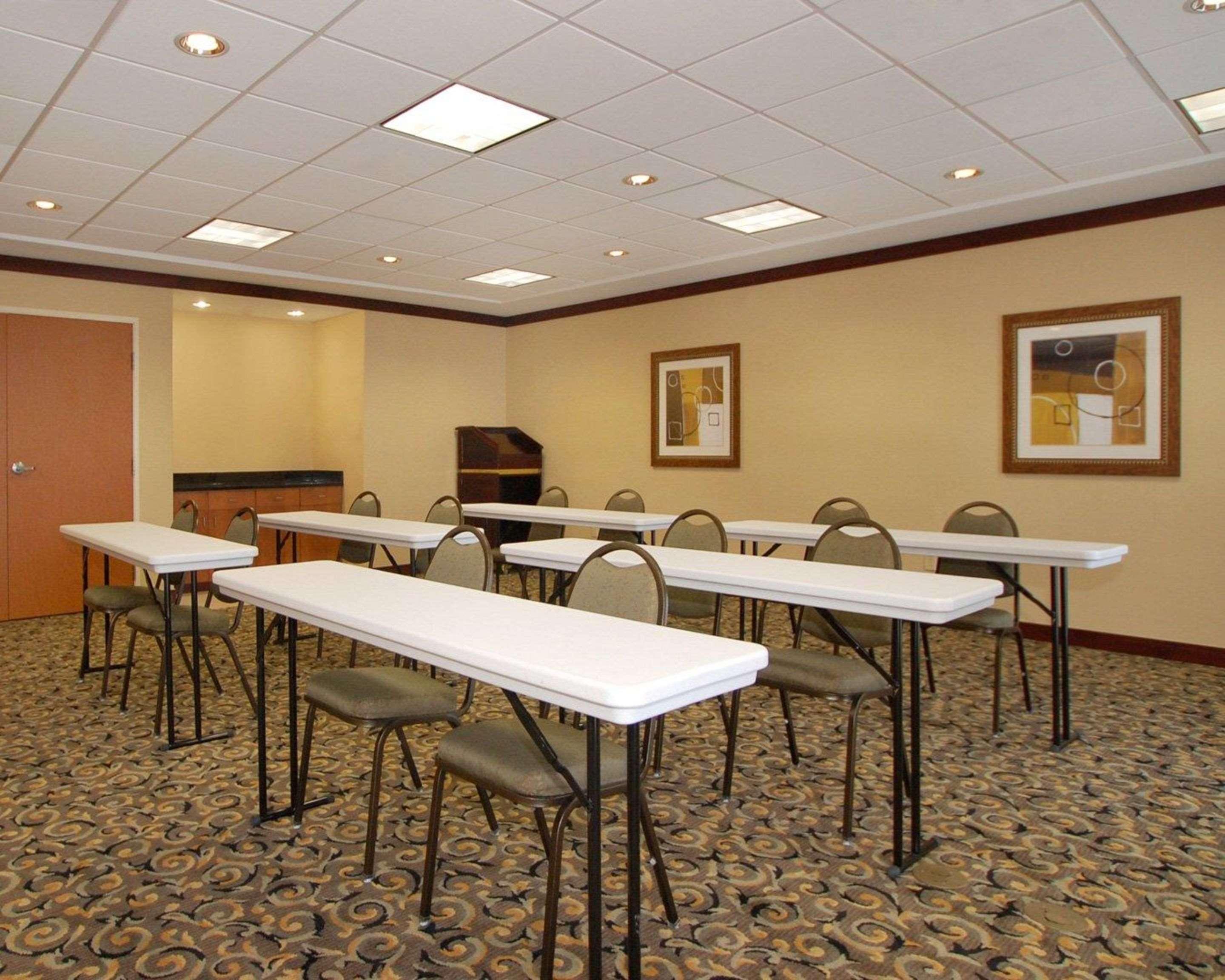 Comfort Suites Southport Екстер'єр фото