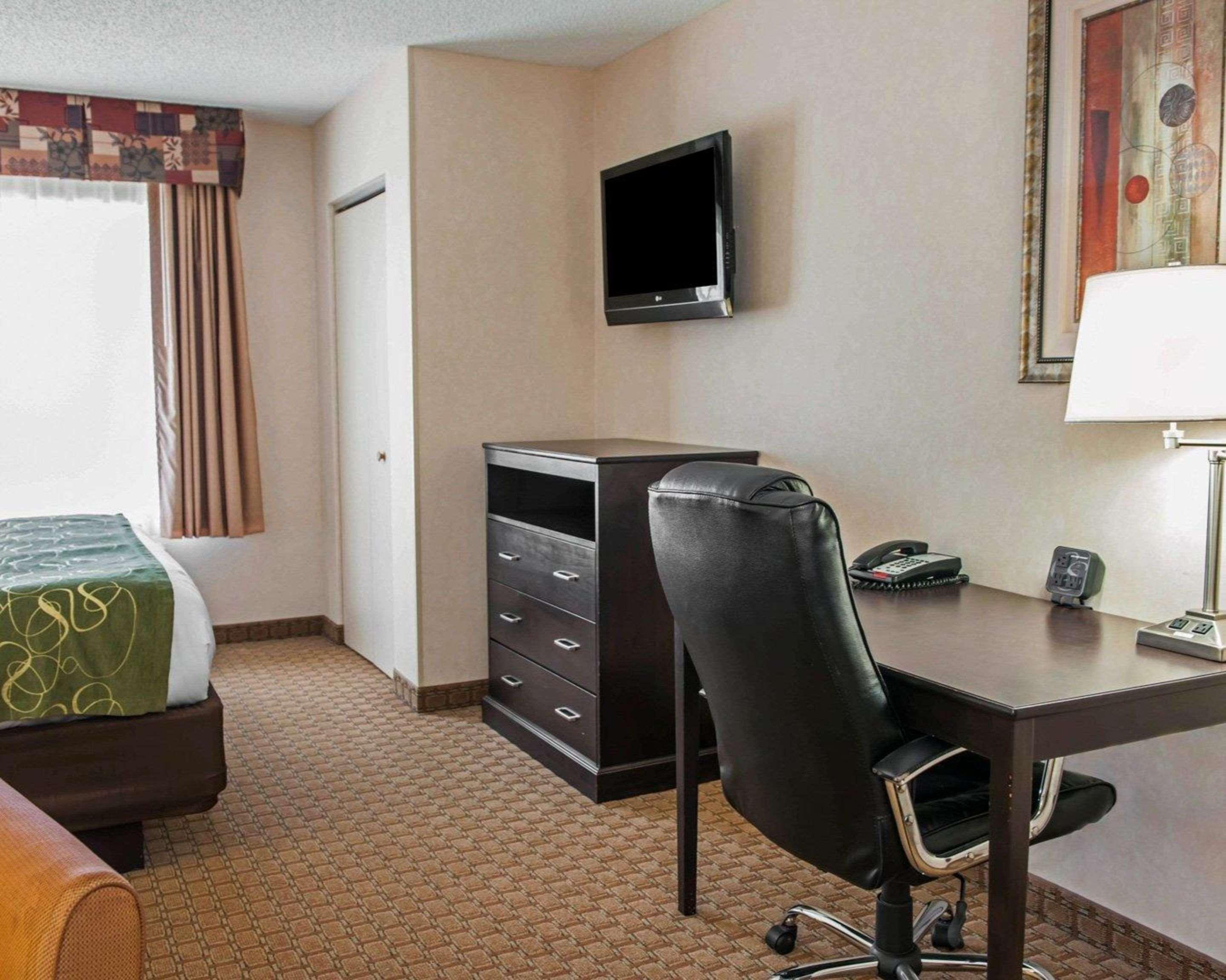 Comfort Suites Southport Екстер'єр фото