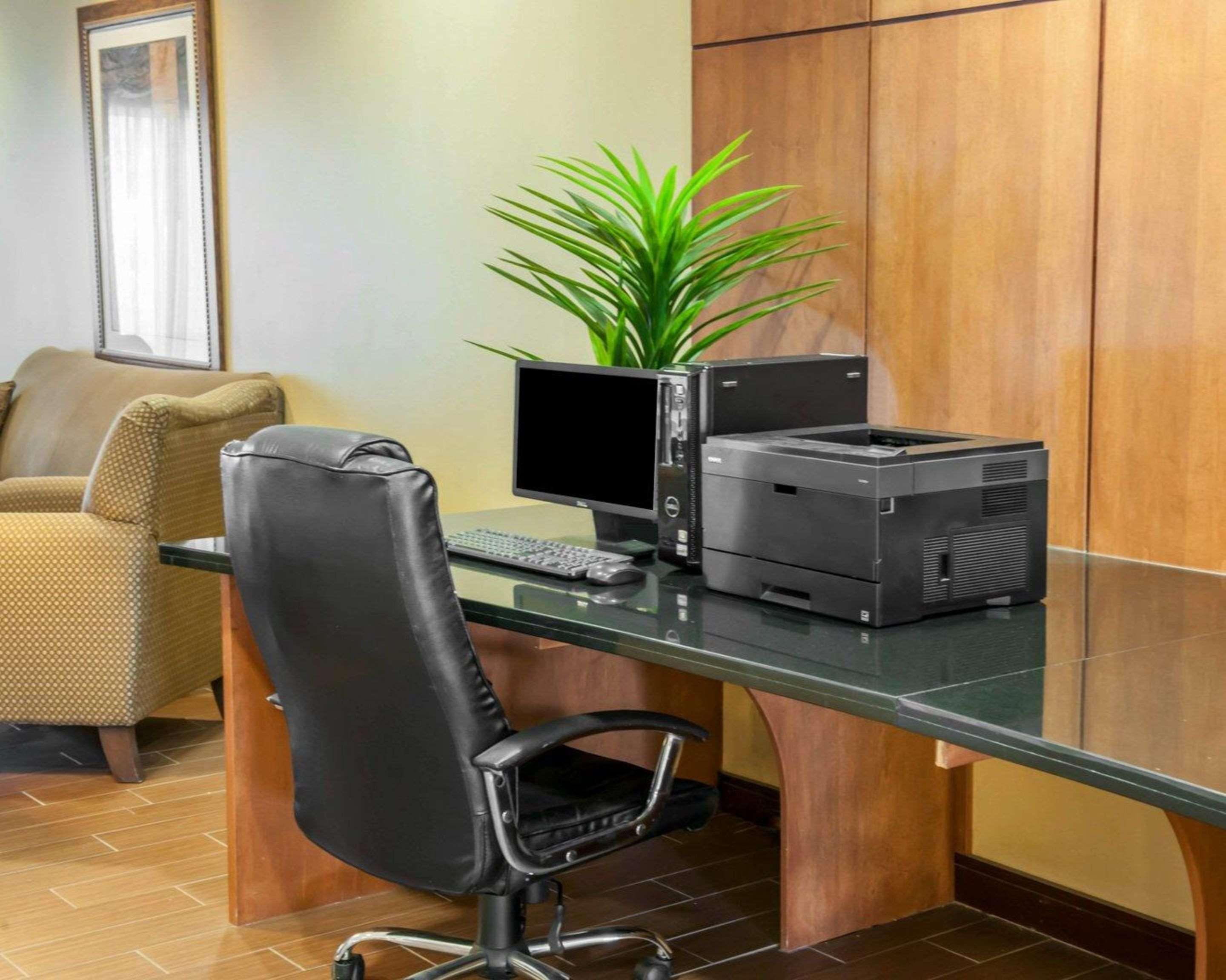 Comfort Suites Southport Екстер'єр фото