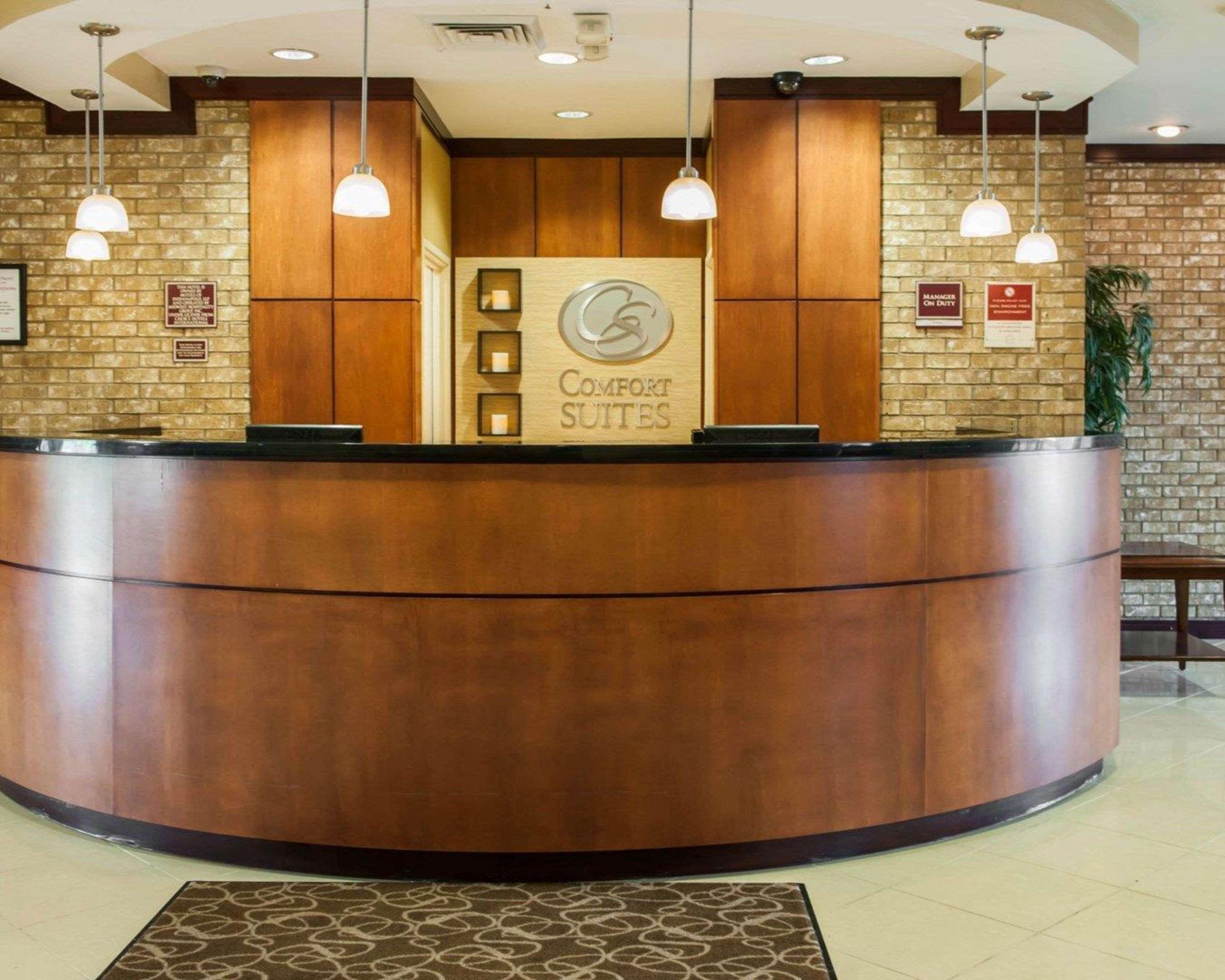 Comfort Suites Southport Екстер'єр фото