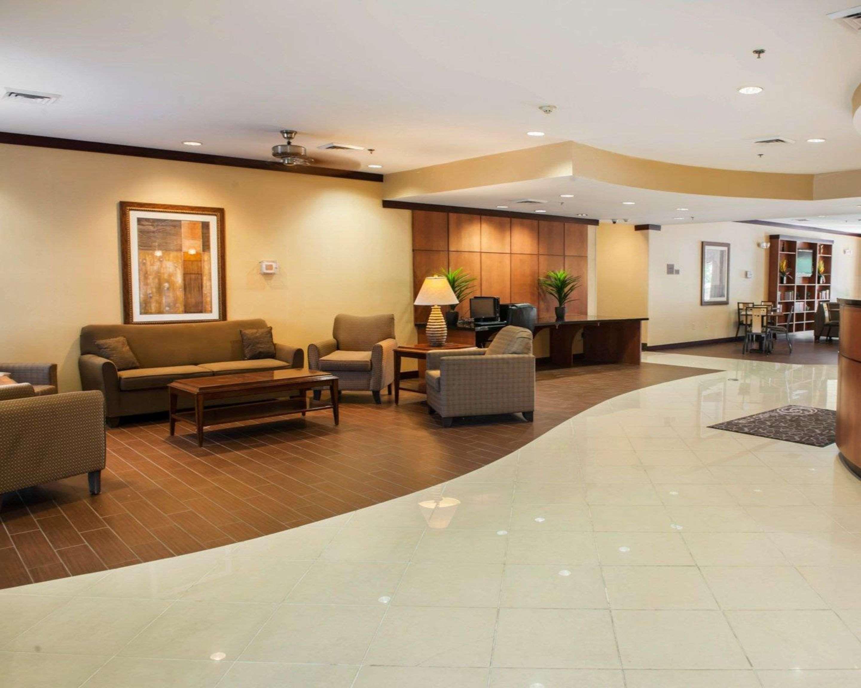 Comfort Suites Southport Екстер'єр фото