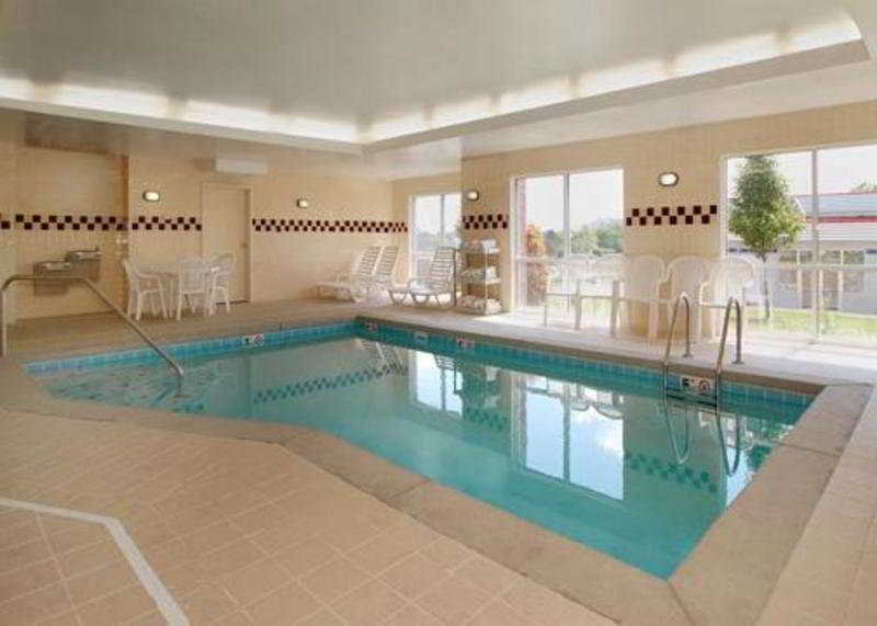 Comfort Suites Southport Екстер'єр фото