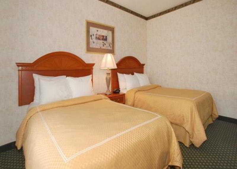 Comfort Suites Southport Екстер'єр фото