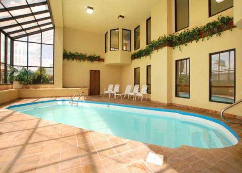 Comfort Suites Southport Екстер'єр фото
