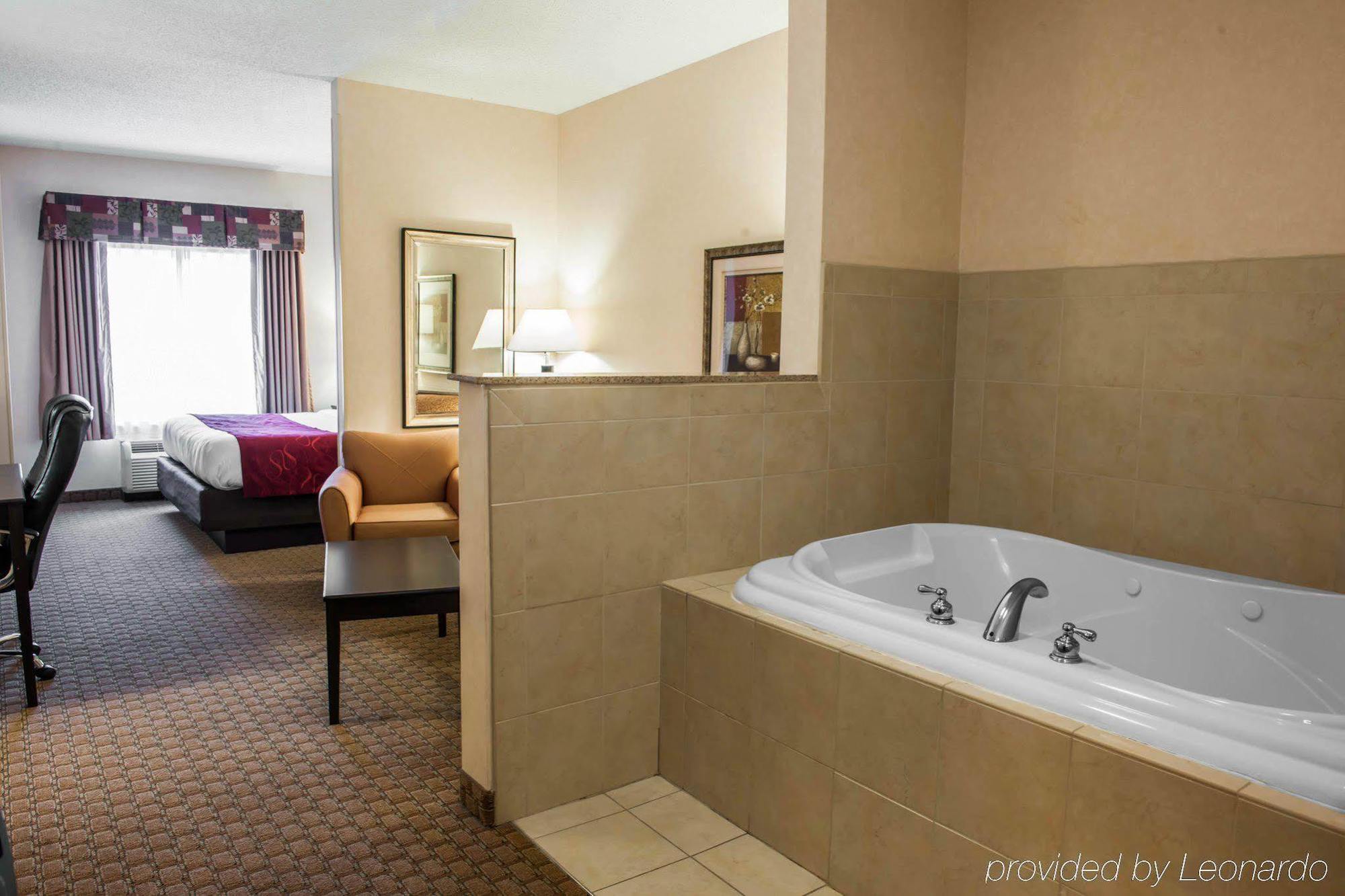 Comfort Suites Southport Екстер'єр фото