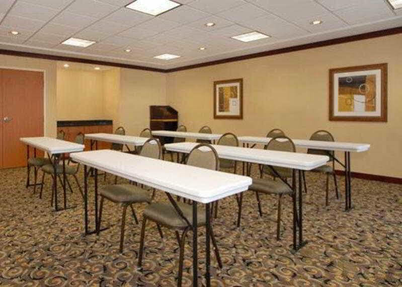 Comfort Suites Southport Екстер'єр фото